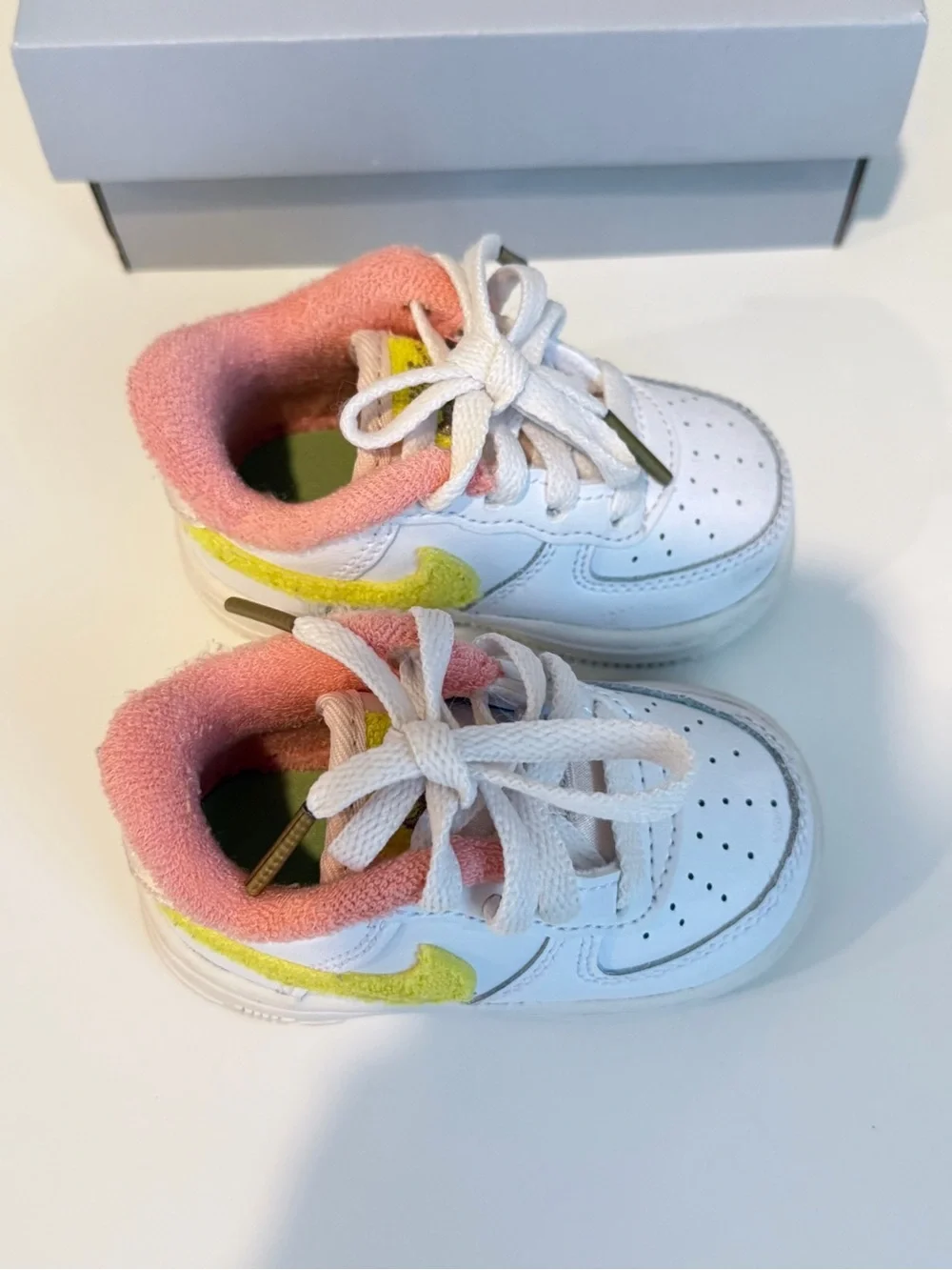 Nike Air Force 1 LV8